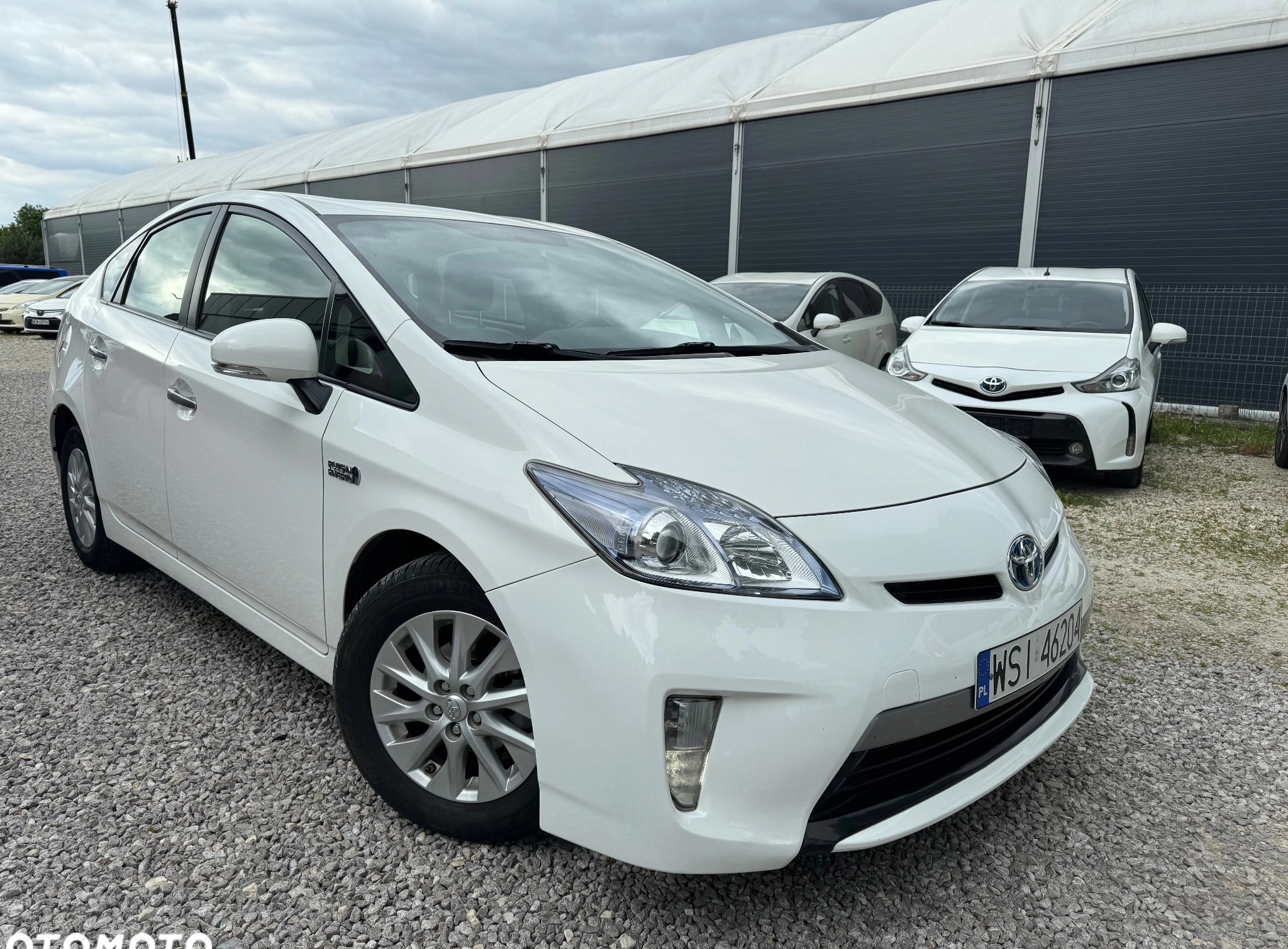 Toyota Prius cena 47900 przebieg: 215000, rok produkcji 2016 z Lębork małe 232